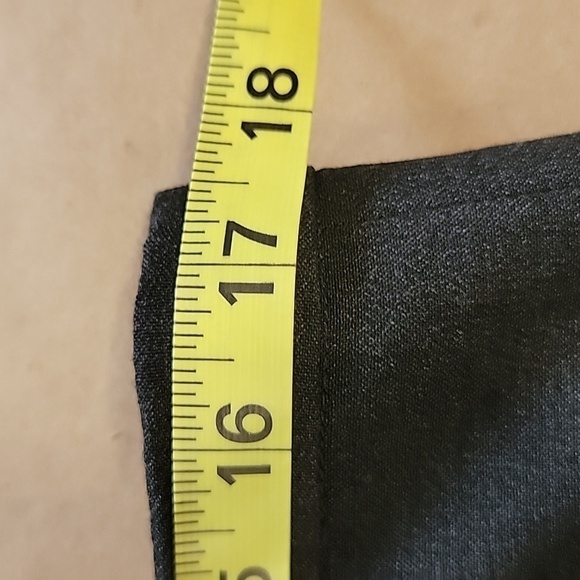 Michael Michael Kors Size 6 Gray Front Slit Mini Skirt, Gently Used Condition - Picture 5 of 12